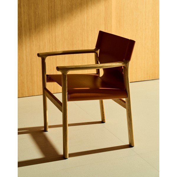 Konjak smeđa blagovaonska stolica s naslonima za ruke od čvrste jeseni Jan – Kave Home-image-1