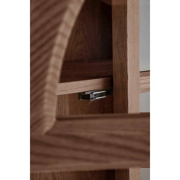Vitrina u dekoru oraha u tamnoj prirodnoj boji 90x195x40 cm Sandor – Jotex-image-2