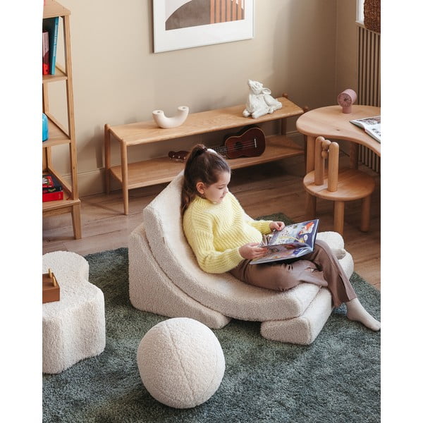 Krem dječja fotelja od bouclé tkanine Moon – Wigiwama-image-1