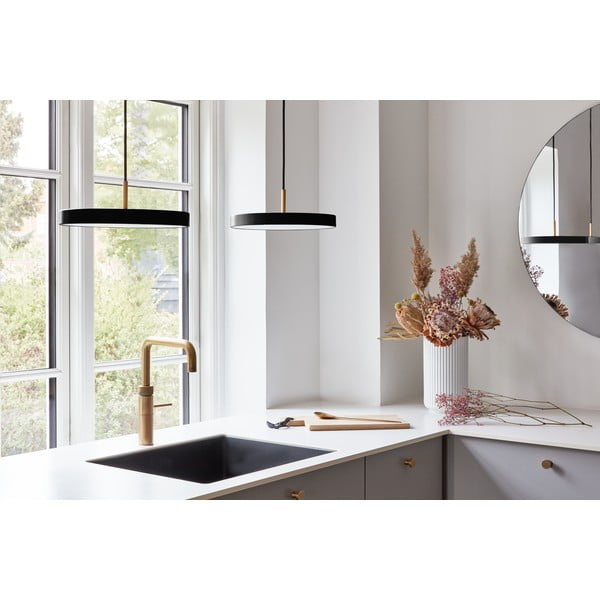 Crna LED viseća svjetiljka s metalnim sjenilom ø 31 cm Asteria Mini – UMAGE-image-1