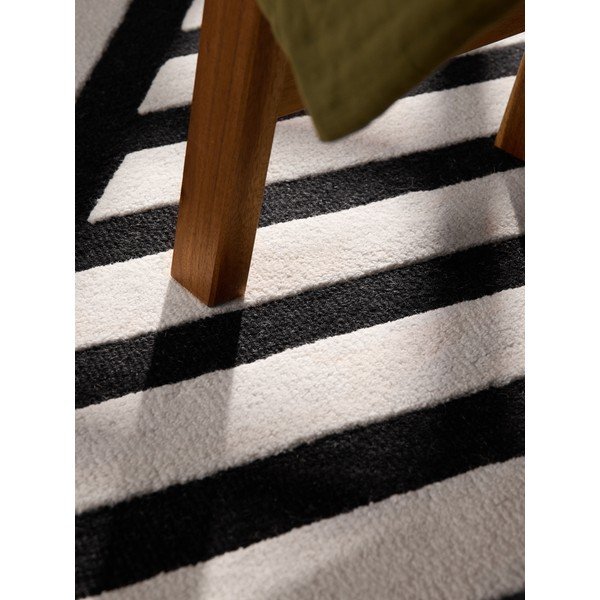 Crno-bijeli ručno rađen vunen tepih 200x290 cm Stryve Noir – Elle Decoration-image-3