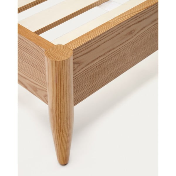 Bež/u prirodnoj boji bračni krevet od čvrste jeseni s podnicom 160x200 cm Octavia – Kave Home-image-3