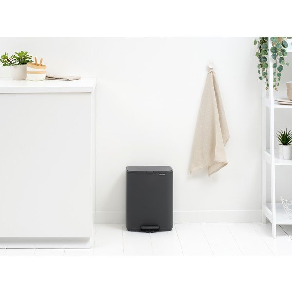Tamno siva željezna kanta za smeće s pedalom 12 l Bo – Brabantia-image-2