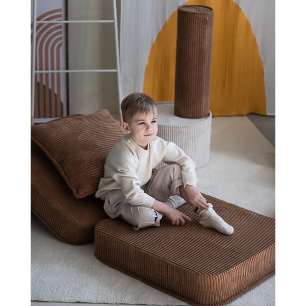 Smeđa dječja fotelja od samta Flip – Wigiwama-image-1