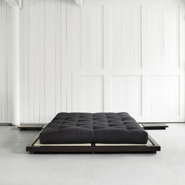 Bračni krevet od borovine s madracem i tatami Karup Design Dock Double Latex Black / Black, 160 x 200 cm-image-1