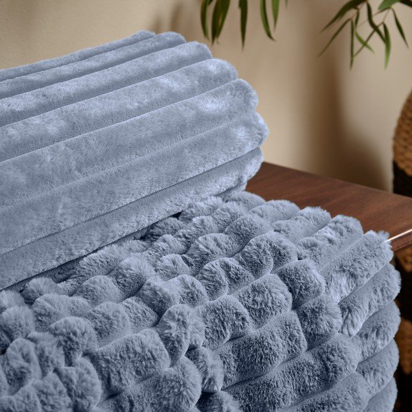 Plava deka od mikropliša 130x170 cm Cosy Ribbed – Catherine Lansfield-image-2