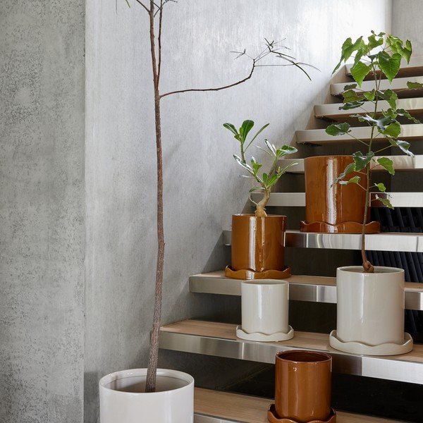 Ručno rađena ukrasna tegla za cvijeće od kamenine ø 16,5 cm Nami – OYOY Living Design-image-1