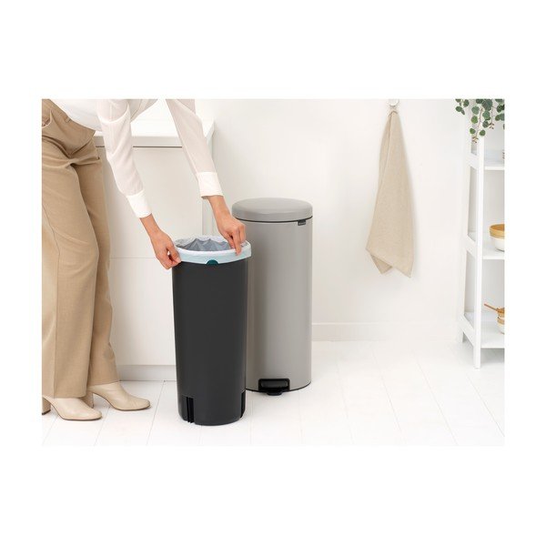 Svijetlo siva željezna kanta za smeće s pedalom 30 l NewIcon – Brabantia-image-3
