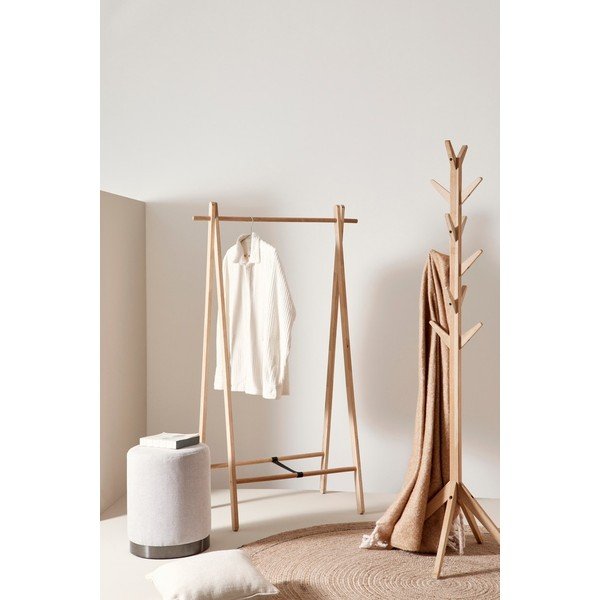 Crni stalak za odjeću od masivne breze 91x151x50 cm Daiki – Yes Everyday-image-1