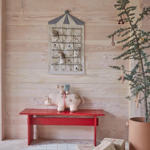 Crvena klupa od masivnog drveta Kotai – OYOY Living Design-image-3