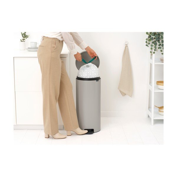 Svijetlo siva željezna kanta za smeće s pedalom 30 l NewIcon – Brabantia-image-4