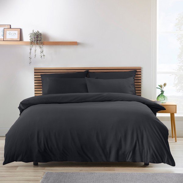 Crna posteljina za krevet za jednu osobu 135x200 cm So Soft Non Iron – Catherine Lansfield-image-1