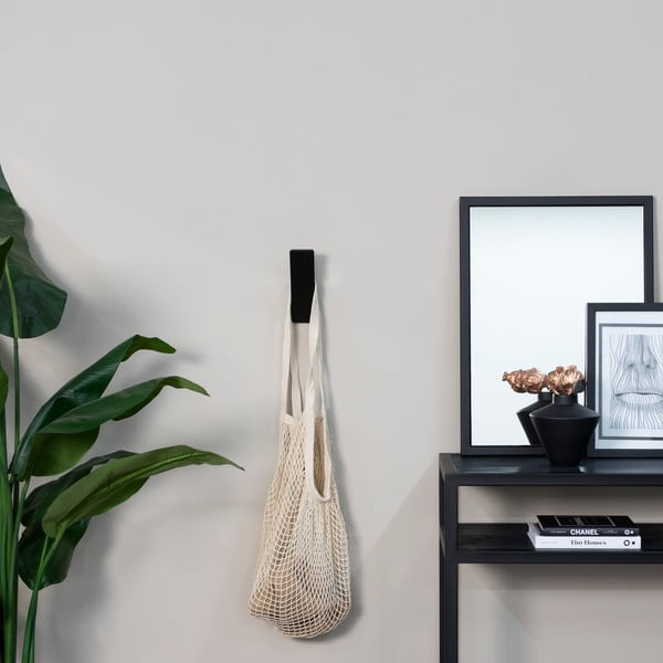 Crna željezna zidna kuka Angle – Spinder Design-image-1