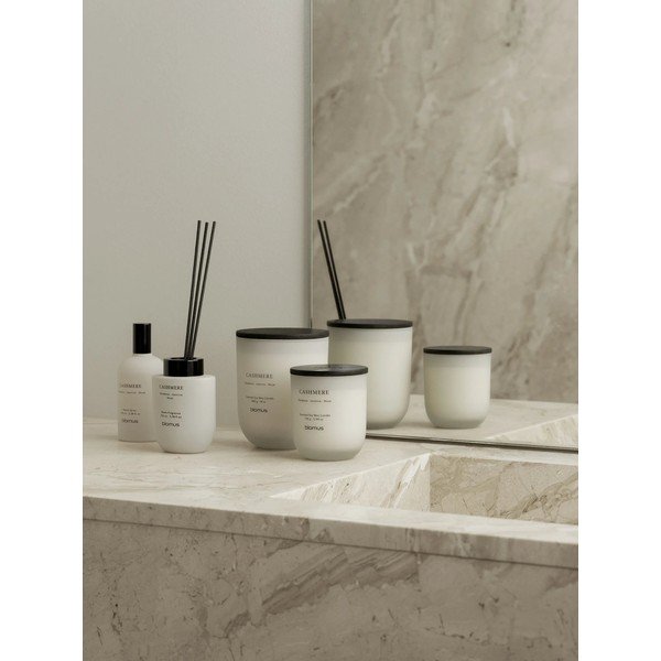 Mirisna svijeća od sojinog voska vrijeme gorenja 35 h Tuoksu Cashmere – Blomus-image-1