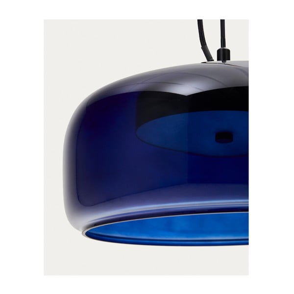 Tamno plava LED viseća svjetiljka sa staklenim sjenilom ø 38 cm Reig – Kave Home-image-3