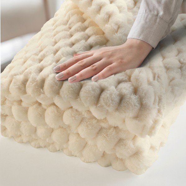 Deka od mikropliša boje slonovače 180x220 cm Frosty – douceur d'intérieur-image-2