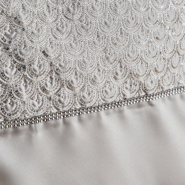 Nadstolnjak od mikrosatena 32x220 cm Deco Sequin – Catherine Lansfield-image-1