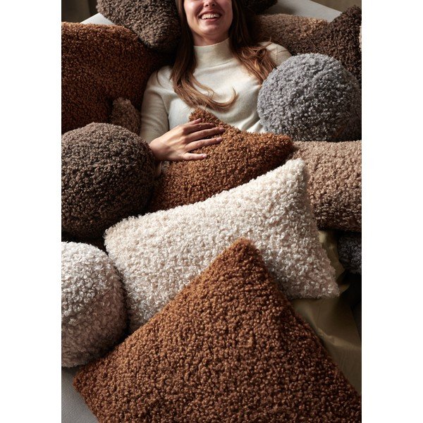 Plišani ukrasni jastuk ø 26 cm Teddy – Blomus-image-3