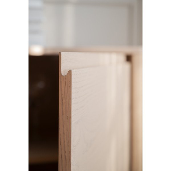 Komoda u dekoru hrasta u svijetloj prirodnoj boji 180x70x40 cm Melstone – Rowico-image-3