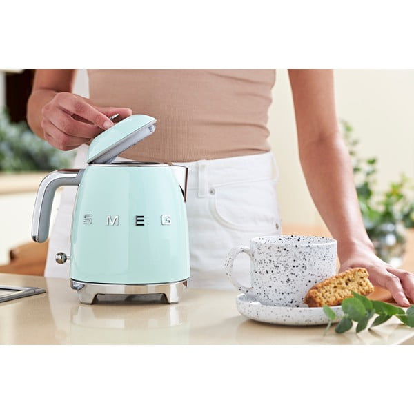 Svijetlo zeleno kuhalo za vodu od nehrđajućeg čelika 800 ml Retro Style – SMEG-image-1