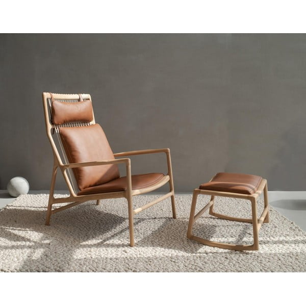 Oslonac za noge s konstrukcijom od masivnog hrastovog drva s crnim detaljem od bivolje kože Gazzda Dedo-image-3