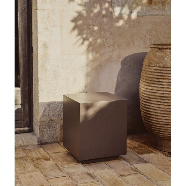 Vrtni stolić betonski 35x35 cm Rustella – Kave Home-image-1