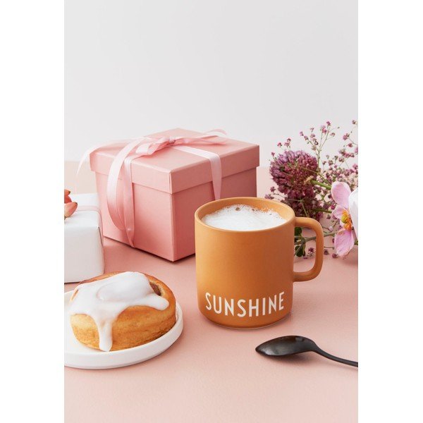 Senf žuta porculanska šalica Design Letters Sunshine-image-1