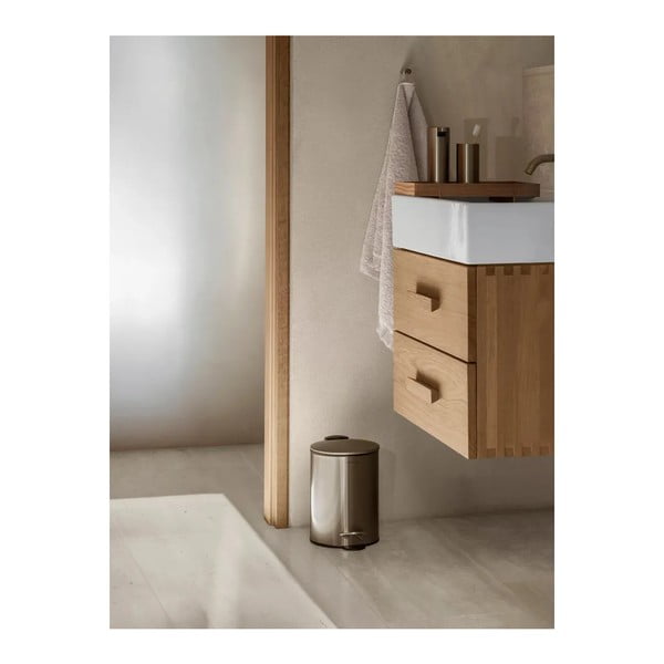 Tamno smeđa željezna kanta za smeće s pedalom 3 l Tubo – Blomus-image-1