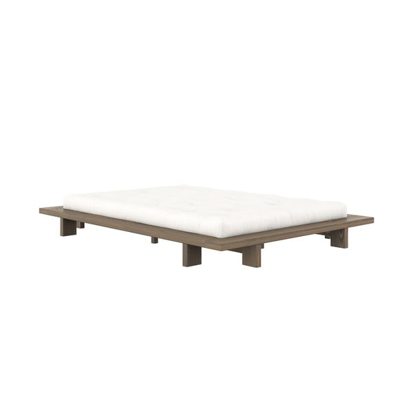 Smeđi bračni krevet od masivnog bora s podnicom 140x200 cm Japan – Karup Design