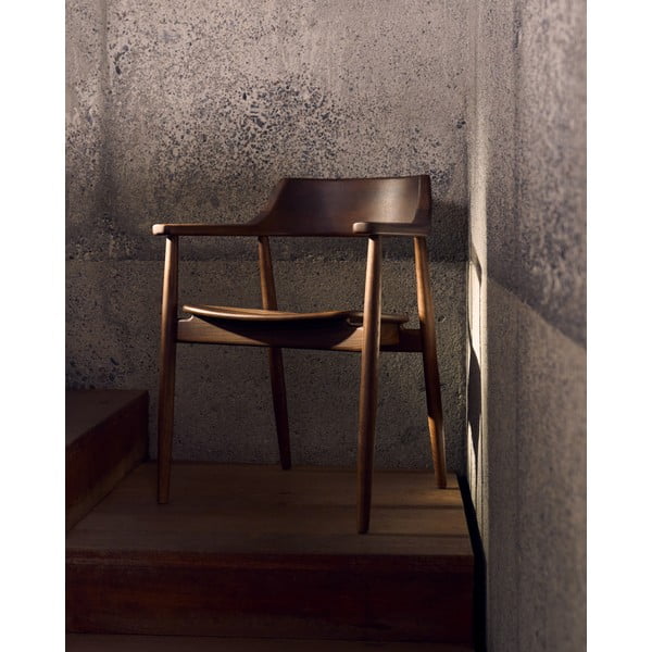 Smeđa blagovaonska stolica od punog hrasta Fondes – Kave Home-image-1