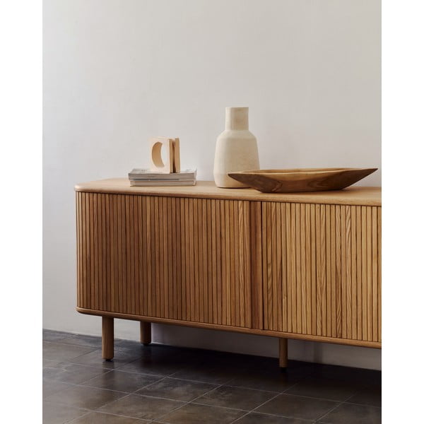 Komoda u dekoru jasena s kliznim vratima u prirodnoj boji 180x75,5x40 cm Mailen – Kave Home-image-2