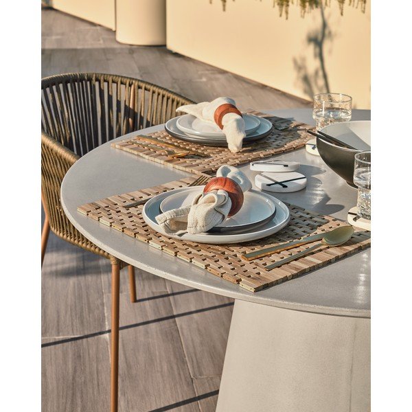 Betonski vanjski blagovaonski stol Kave Home Itai, ⌀ 120 cm-image-4