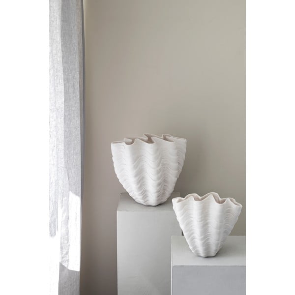 Bijela vaza od polyresina (visina 22 cm) Shell – Mette Ditmer Denmark-image-1