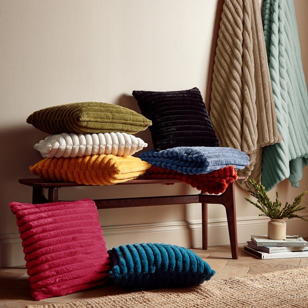 Plava deka od mikropliša 130x170 cm Cosy Ribbed – Catherine Lansfield-image-4