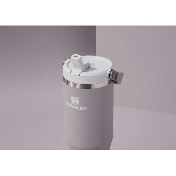 Svijetlo siva termosica od nehrđajućeg čelika 410 ml IceFlow™ Flip Straw 2.0 Tumbler Ash – Stanley-image-4