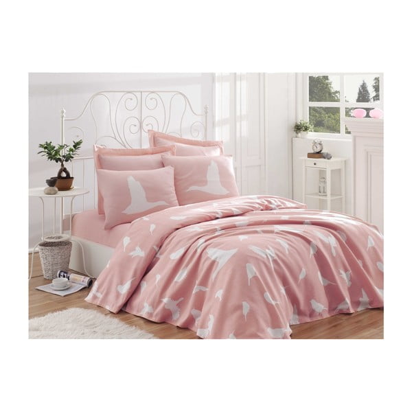 Ružičasti svijetli pamučni prekrivač preko Birdyjevog kreveta za jednu osobu, 140 x 200 cm