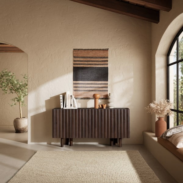 Smeđa komoda od masivnog manga 160x80x40 cm Tamira – MOME-image-1