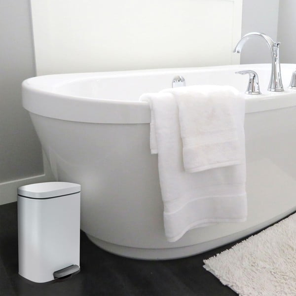 Mat bijela željezna kanta za smeće s pedalom 5 l   Akira – Spirella-image-2