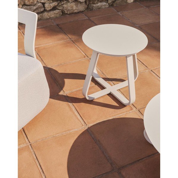 Metalni okrugao vrtni stolić ø 48 cm Tamaris – Kave Home-image-1