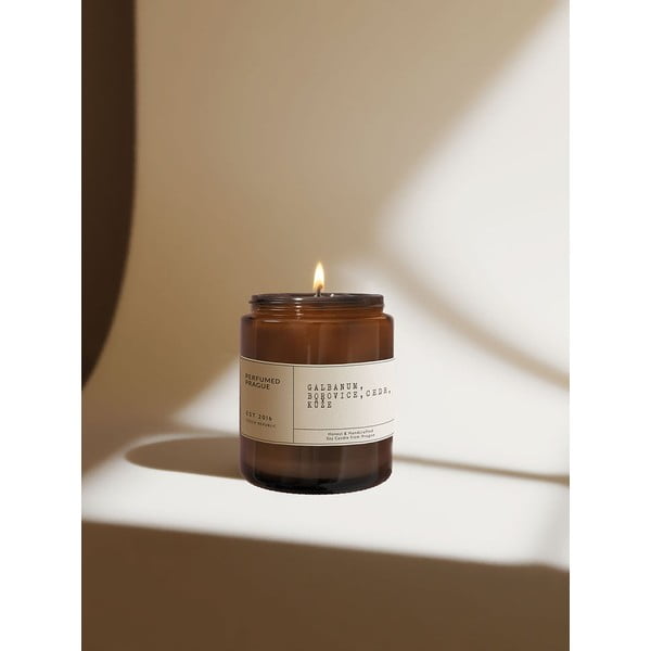 Mirisna svijeća od sojinog voska vrijeme gorenja 40 h #21 Galbanum, Pine, Leather – Perfumed Prague