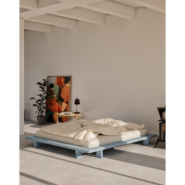 Svijetlo plavi bračni krevet od masivnog bora s podnicom 180x200 cm Japan – Karup Design-image-1