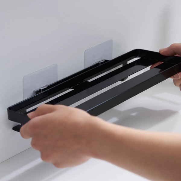 Mat crna željezna kupaonska polica s postavljanjem bez bušenja Film Hook – YAMAZAKI-image-4