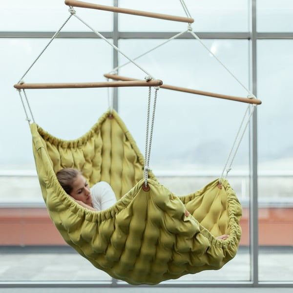 Ljubičasta stolica za ljuljanje za unutarnji prostor Linda Vrňáková Swingy In-image-1