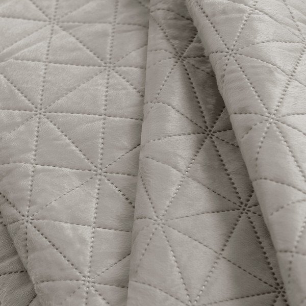 Sivo-bež prošiven prekrivač od samta 240x260 cm Laila – Restilo-image-3