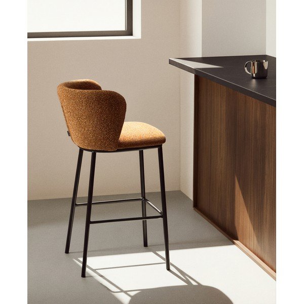 Podstavljena barska stolica boja terakote (visine sjedala 75 cm) Ciselia – Kave Home-image-1