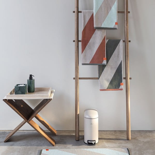 Kaki zeleni ručnik od organskog pamuka od frotira 70x133 cm Diagonal – Mette Ditmer Denmark-image-2