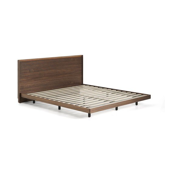 Smeđi bračni krevet od masivne breze s podnicom 180x200 cm Norlen – Kave Home