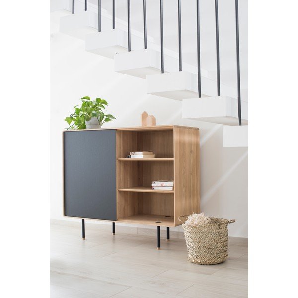 Crna/u prirodnoj boji niska komoda od punog hrasta 118x100 cm Fina – Gazzda-image-1