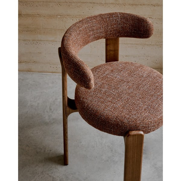 Smeđa blagovaonska stolica od čvrste jeseni Granite – Kave Home-image-1