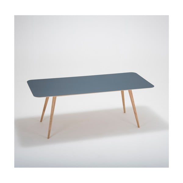 Blagovaonski stol od punog hrasta s tamnoplavom pločom Gazzda Linn, 200 x 90 cm